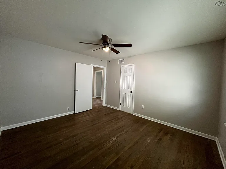 1824 Woodrow Ave — Photo 14