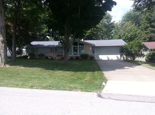 190 Butternut Dr, Amherst, OH 44001