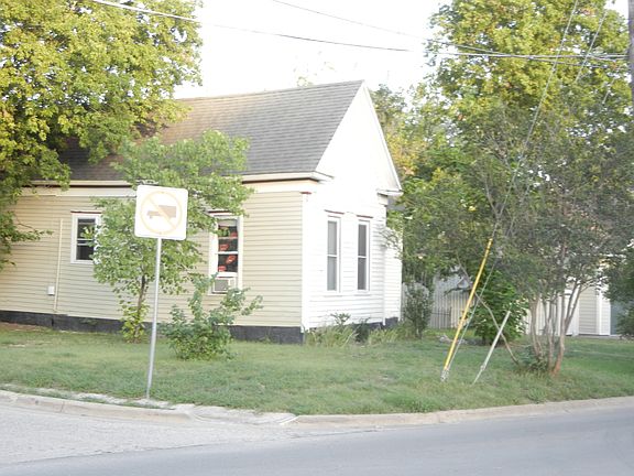 3rd image of 599 Kaakolu St