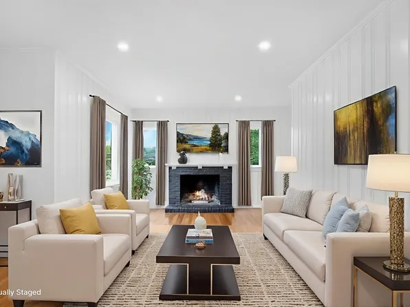 2 Rhode Island Rd, Lakeville, MA 02347