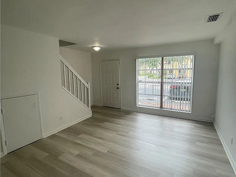 2896 S Edgehill Ln #2896 — Photo 5