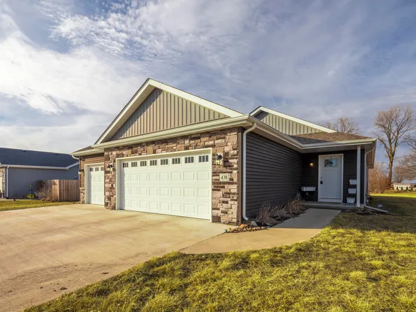 438 W Grove St, Wheatfield, IN 46392