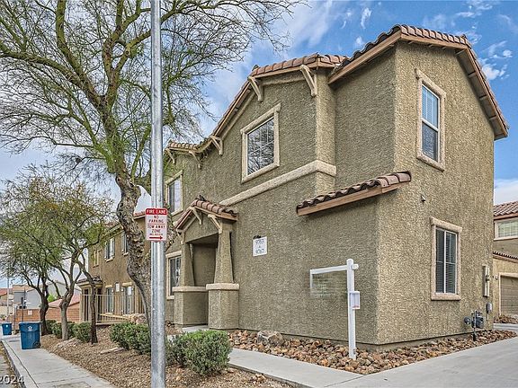 3rd image of 9763 Spinnaker Creek Ave