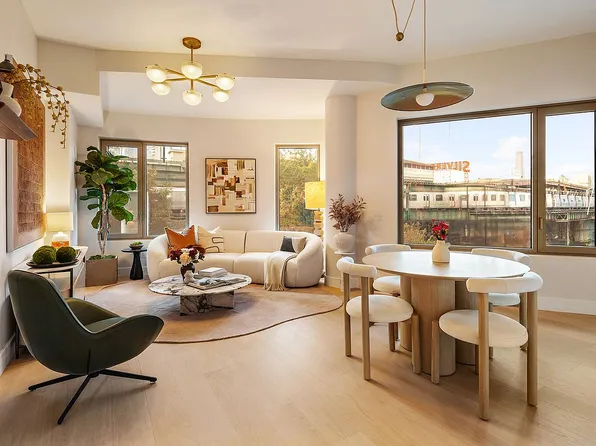 2401 Queens Plz N #1205, Long Island City, NY 11101