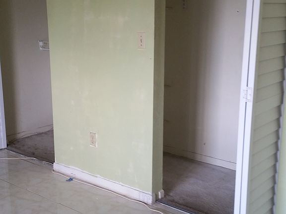 4th image of 13500 NE 3rd Ct APT 303