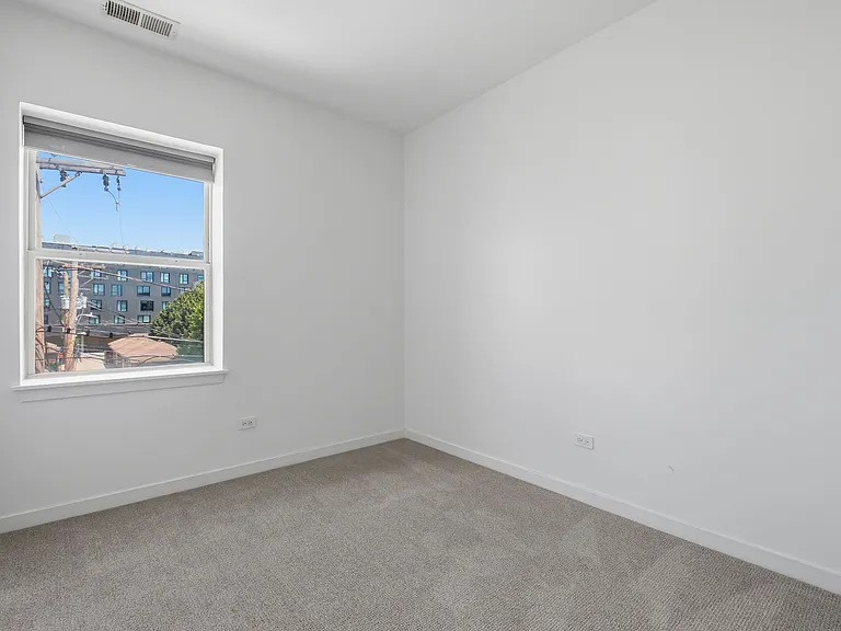 1214 W Grenshaw St — Photo 21