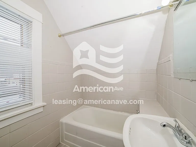 1649207_014_wm_-_bathroom_13490175.jpg