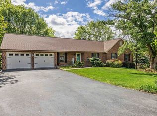 812 Lammermoor Dr, Staunton, VA 24401