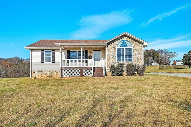 100 Estate Dr — Photo 1