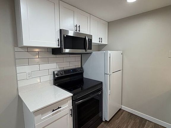 4th image of 1065 Saulsbury St #203