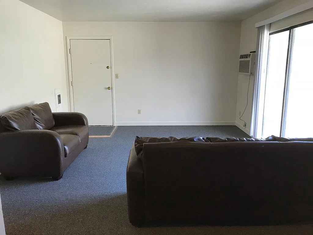 2 bed, $850 — Photo 4