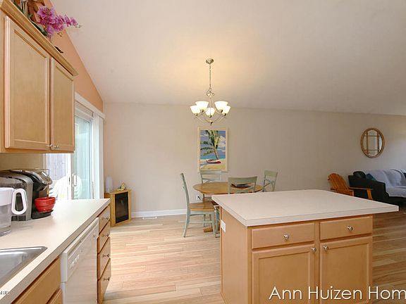 5th image of 1228 Lamont Ave NW