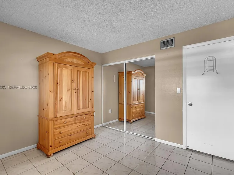 1757 W 57th St #211 — Photo 21