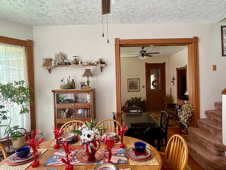 204 10th Ave — Photo 6