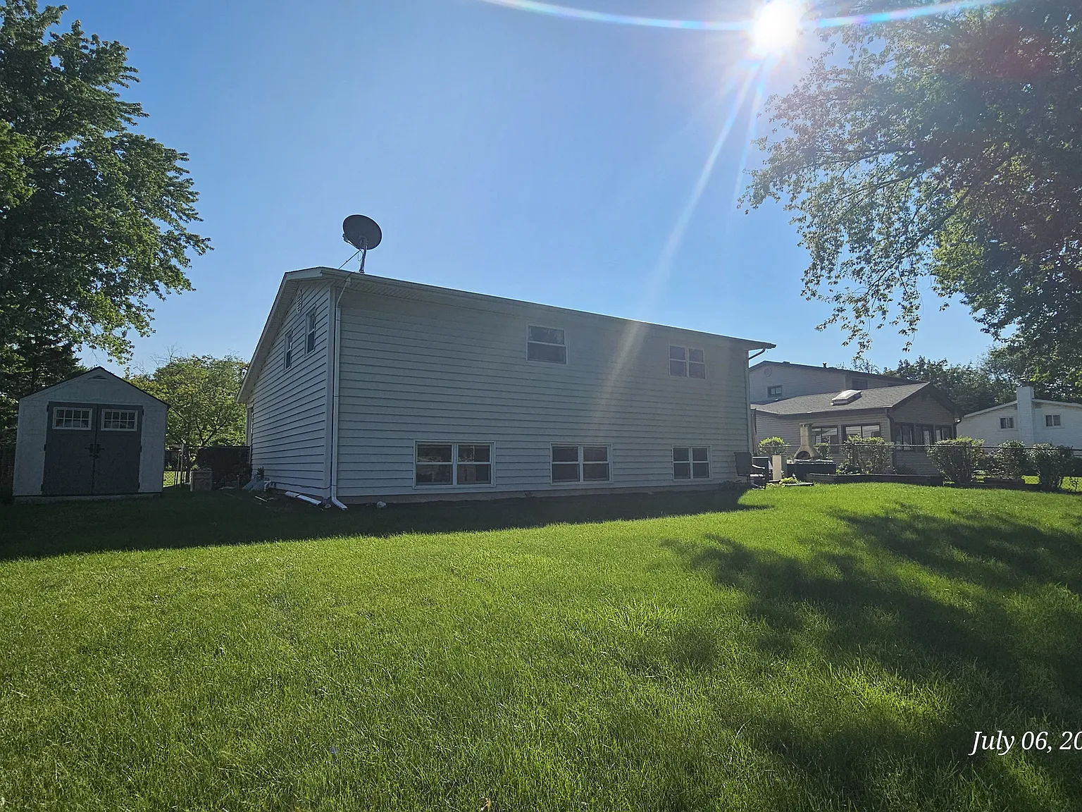 3 bed, 2300 sqft, $3,600 — Photo 4