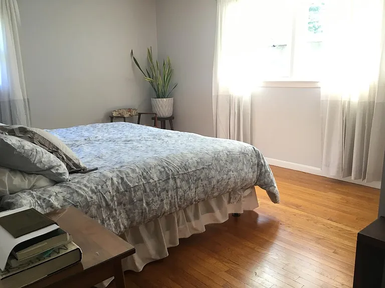 Primary Bedroom: king bed, sunrise view
