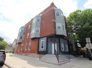 1801 W School St, Chicago, IL 60657