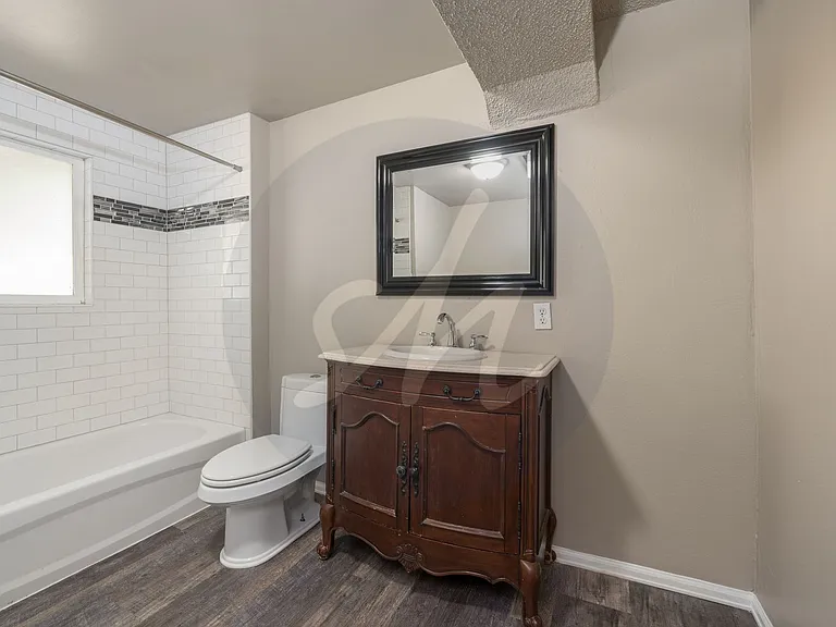 7123 Metropolitan St — Photo 16