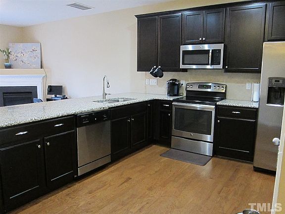 3rd image of 1304 Cozart St Unit 103