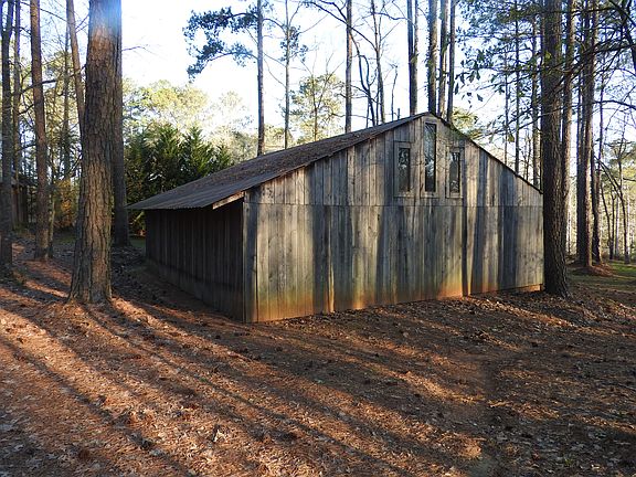 5th image of 101 Mountain Laurel Dr
