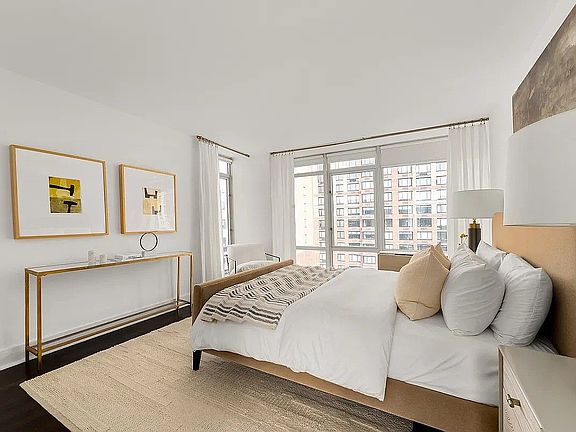 3rd image of 426 W 58th St Unit Penthouse 5