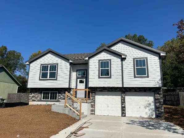 512 Fairway Rd, Belton, MO 64012