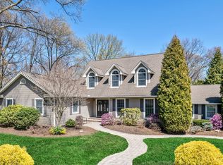 108 Mary Ann Ln, Wyckoff, NJ 07481