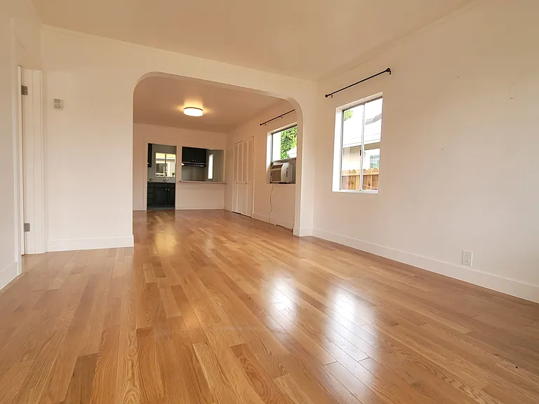1911 Griffin Ave #1 — Photo 3