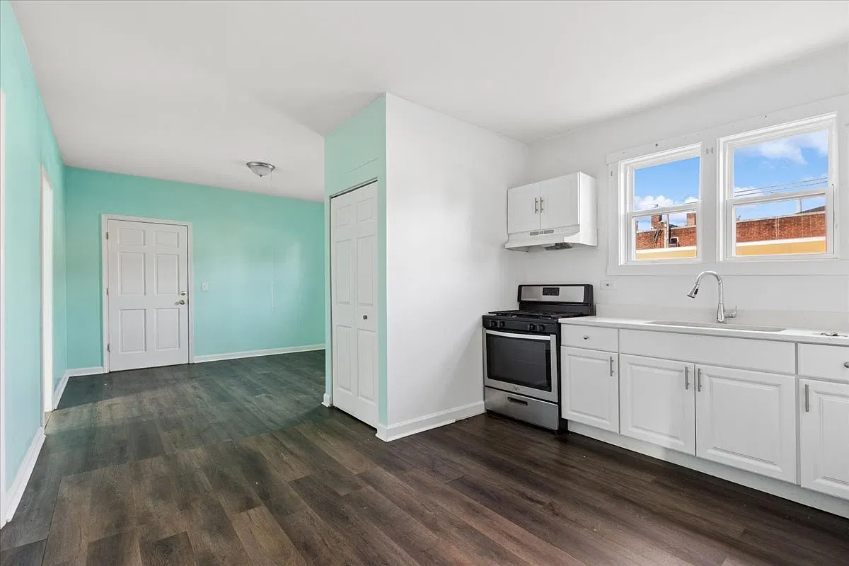 5047 W 25th St — Photo 3