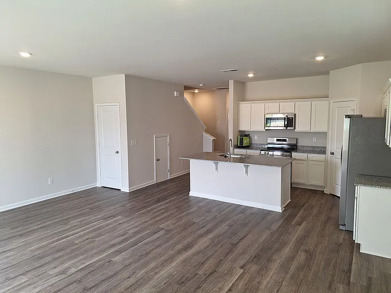 725 Gatestone Ln — Photo 10