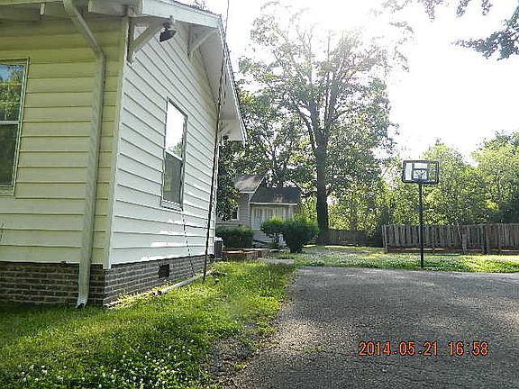2nd image of 81 E Main St