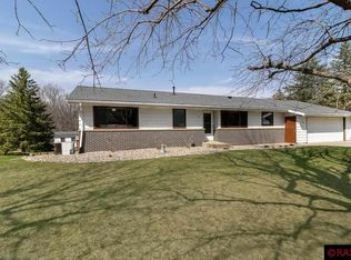 118 Capri Dr, Mankato, MN 56001