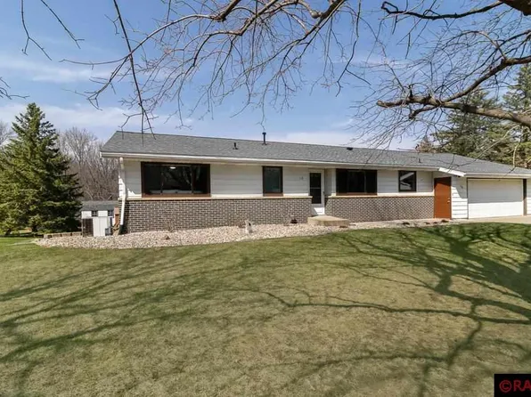 118 Capri Dr, Mankato, MN 56001