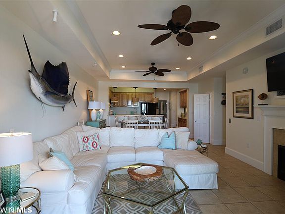 2nd image of 924 Delchamps Ave #5C