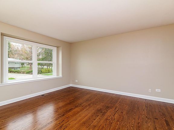 2nd image of 839 Bonniebrook Ave
