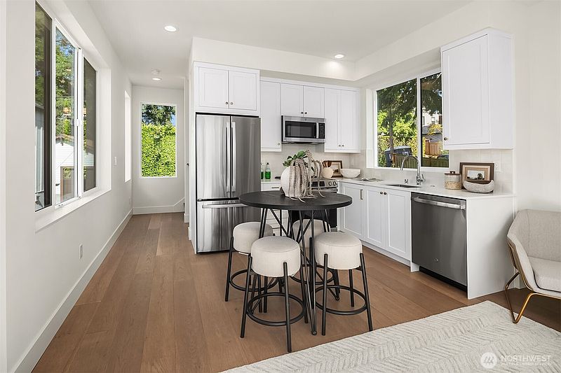 5th image of 3446 13th Avenue W #B