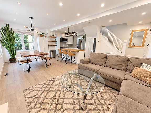 2nd image of 826 Beach Blvd