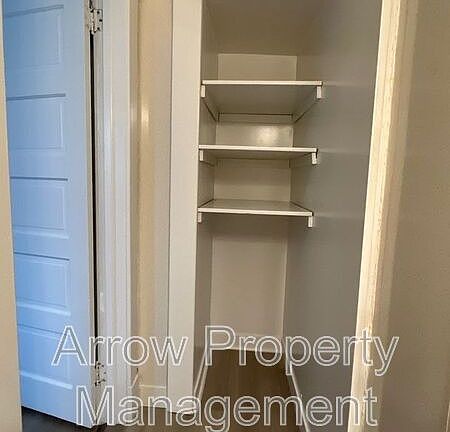 5th image of 2121 Washington St #2