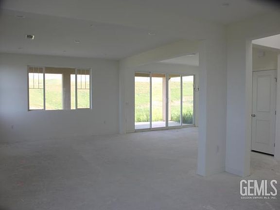 4th image of 5617 Levanto St