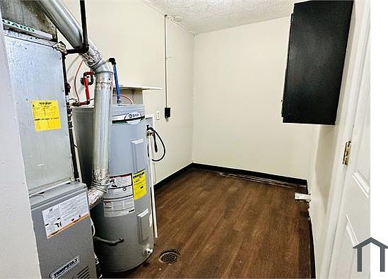 5th image of 2710 Caroline Ave