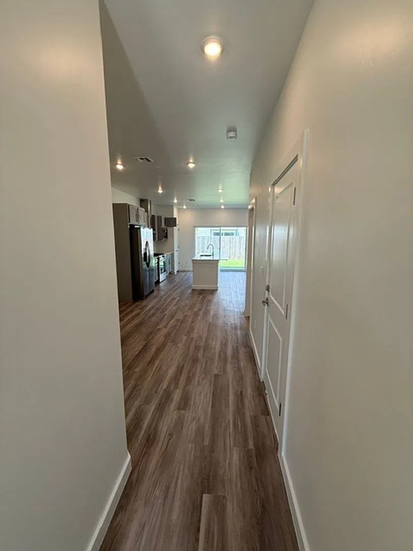 1100 Prominent Way - Edmond Town Center — Photo 4