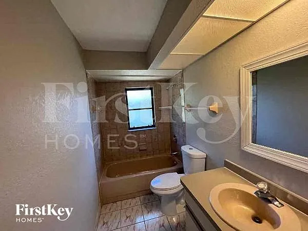 522 Beal St NW — Photo 10