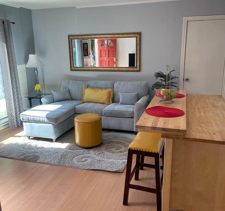 1st image of 722 Linden Ave #B