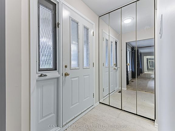 5th image of 11 Aldergrove Cir