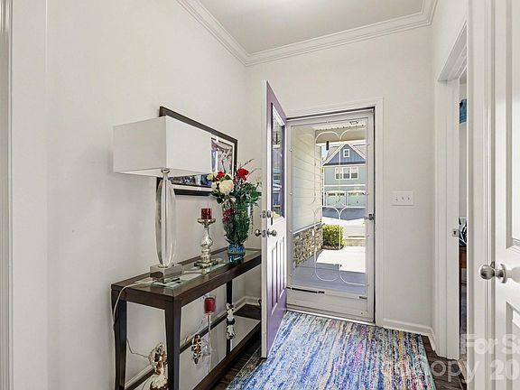 4th image of 2715 Watergarden St