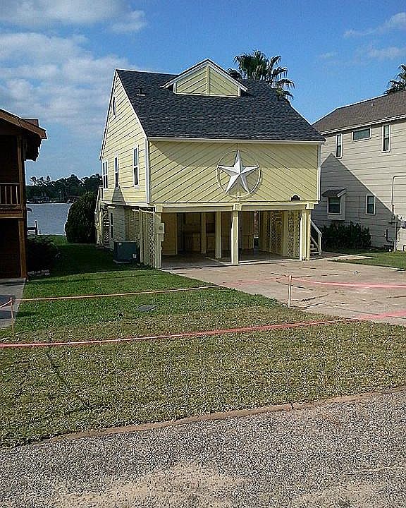 1st image of 239 Clear Water St E