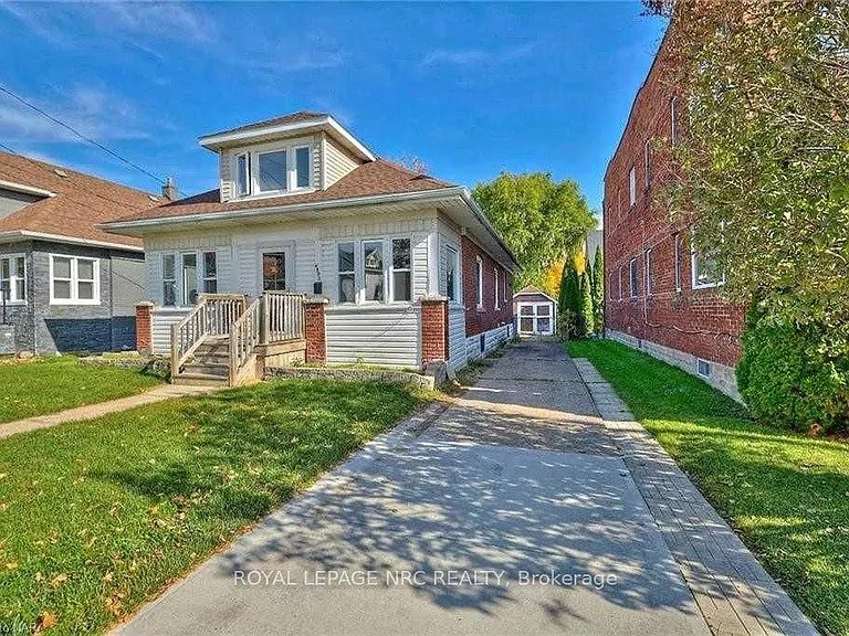 4592 6th Ave — Photo 1