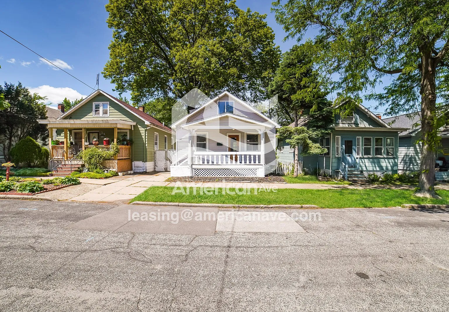 2 bed, 1.0 bath, 837 sqft, $971 — Photo 2