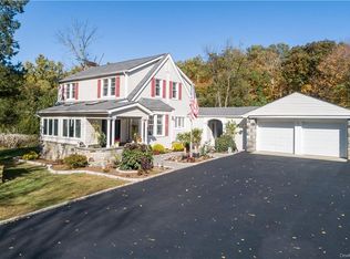 22 Smith Rd, Cortlandt Manor, NY 10567