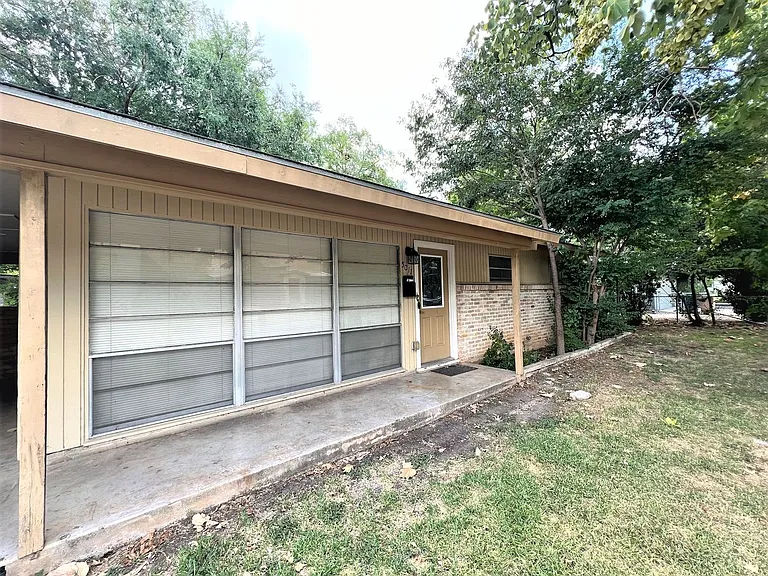 5011 Finley Dr — Photo 3